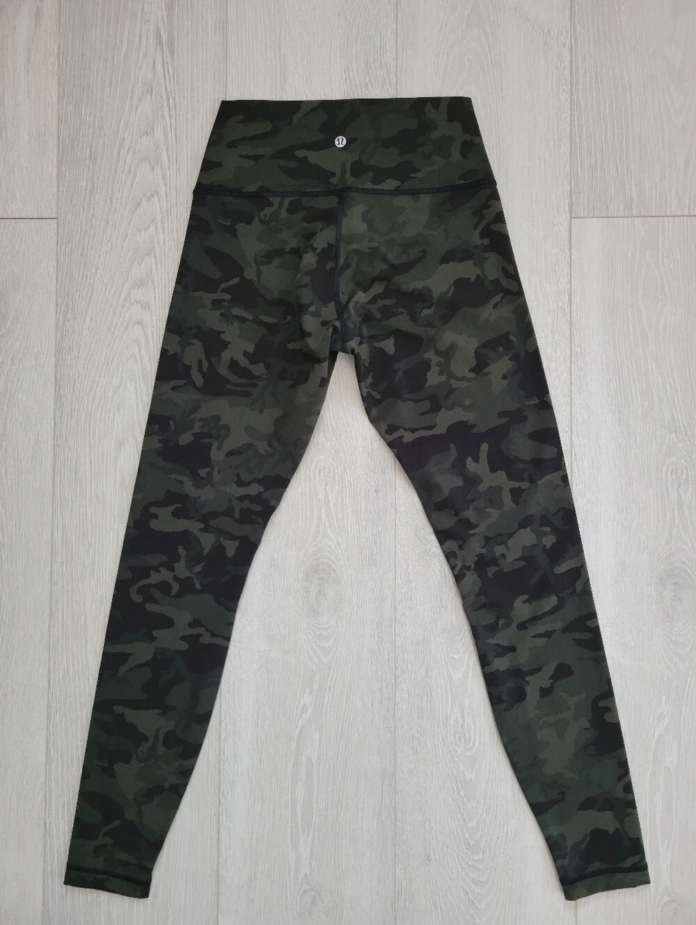 Lululemon Camo Leggings Sz 8